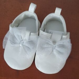 Carter's Sparkly White Baby Shoes with Bows 0-3 Month